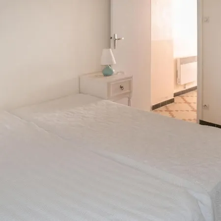 Awesome Apartment In Saussignac