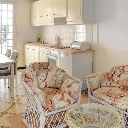 Awesome Apartment In Saussignac Appartamento